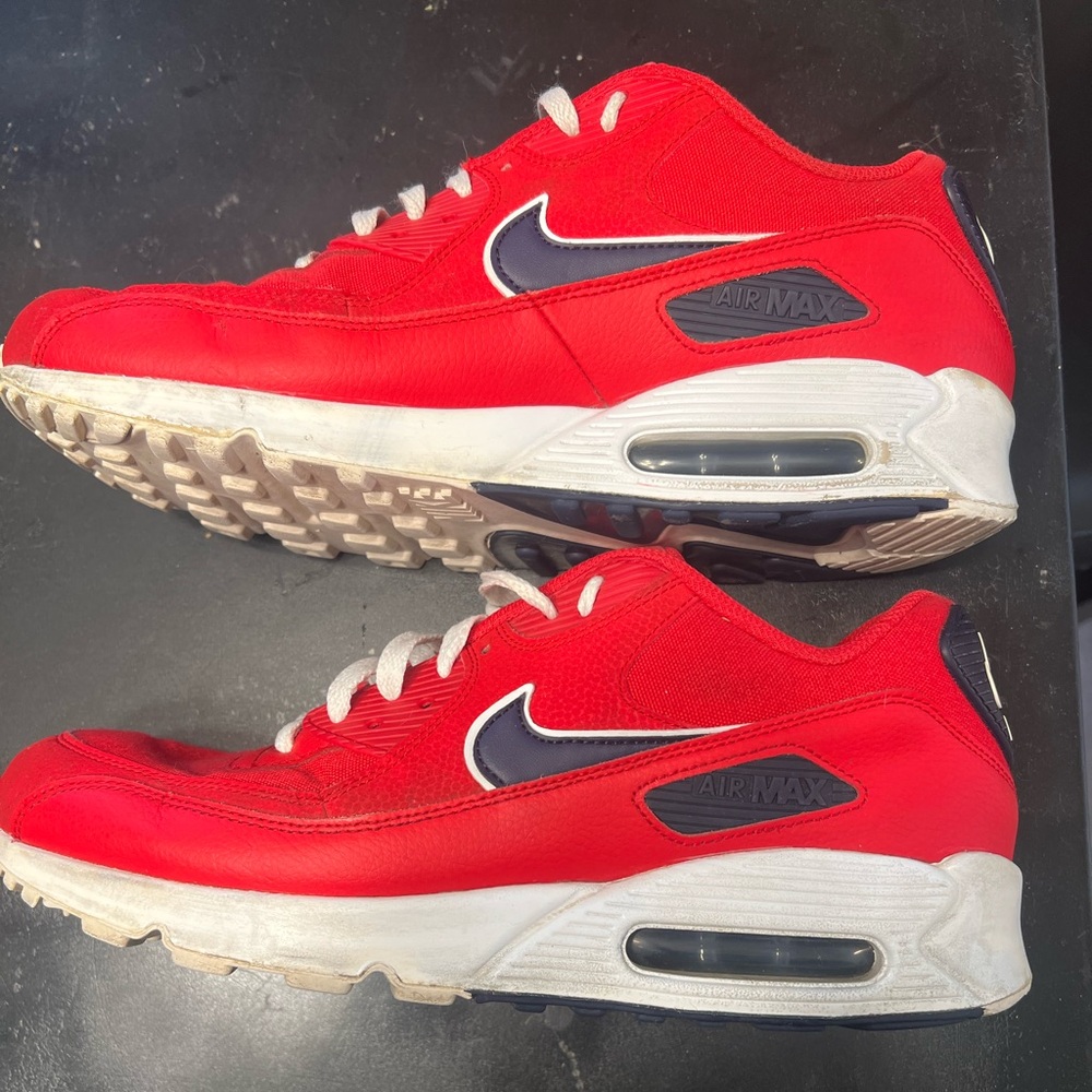 Air Max 90 essential university red